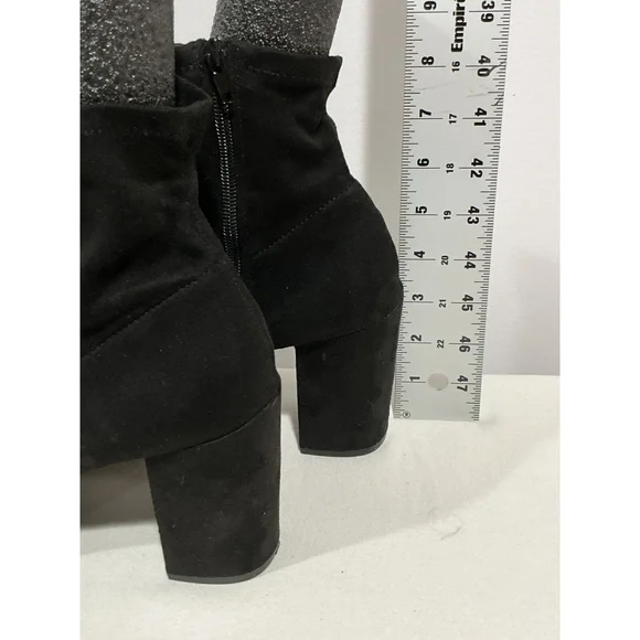 Woman’s Mari A Gitsie Black Stretch Faux Suede Zip Up Platform Boots 9.5m NWOT - Picture 4 of 9